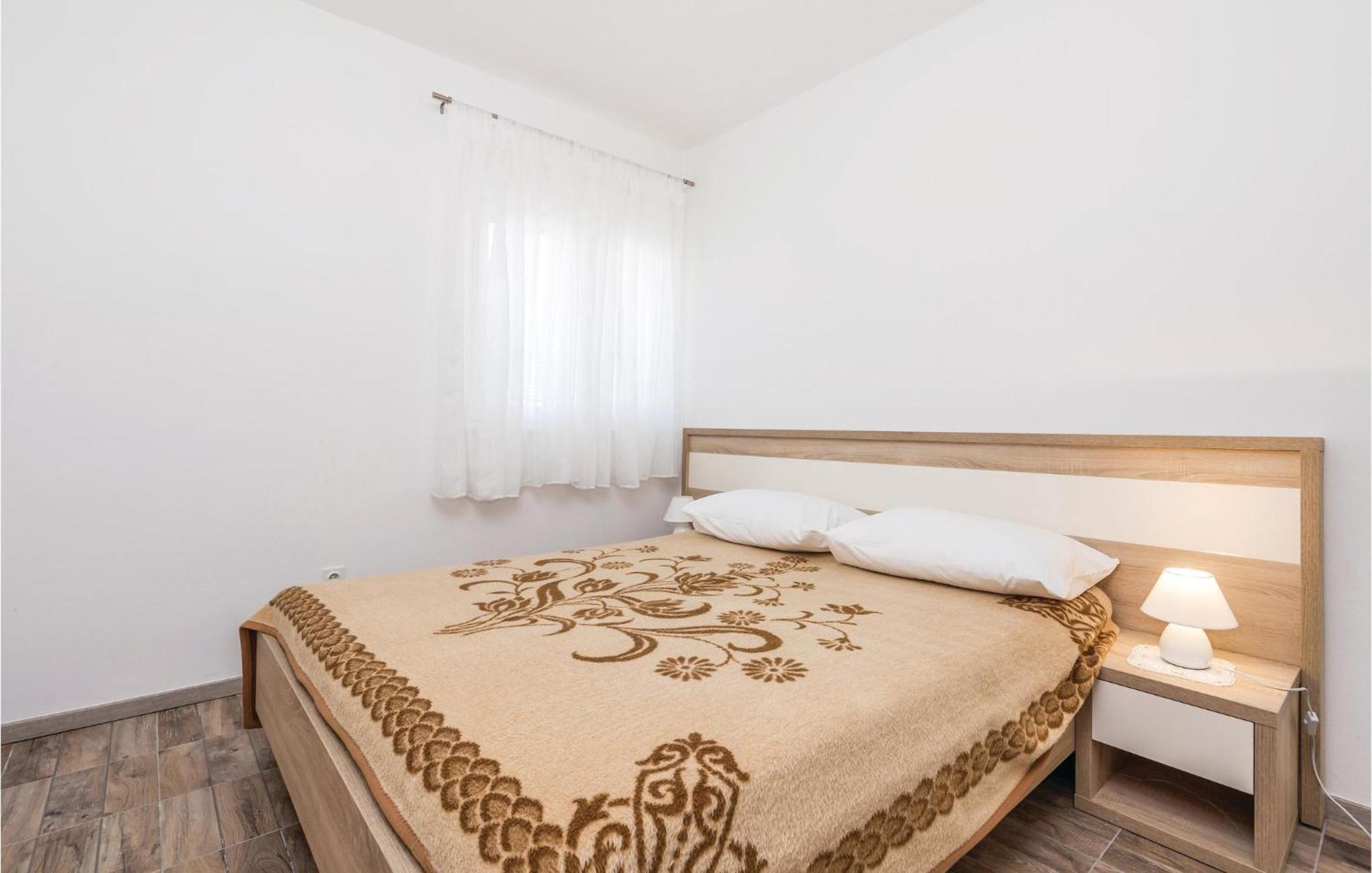 Lovely Apartment In Mandre With Wifi Luaran gambar
