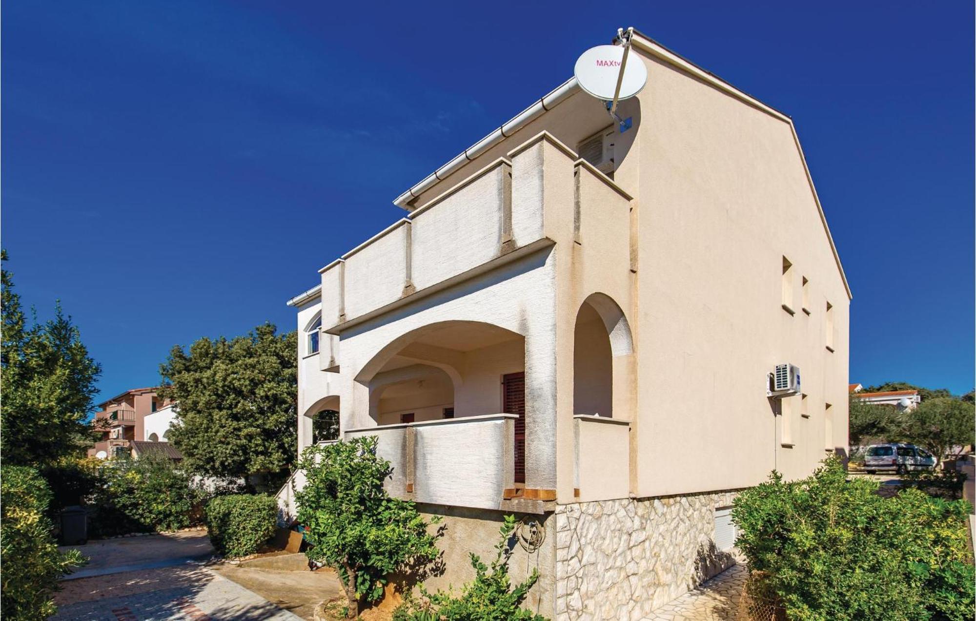 Lovely Apartment In Mandre With Wifi Luaran gambar