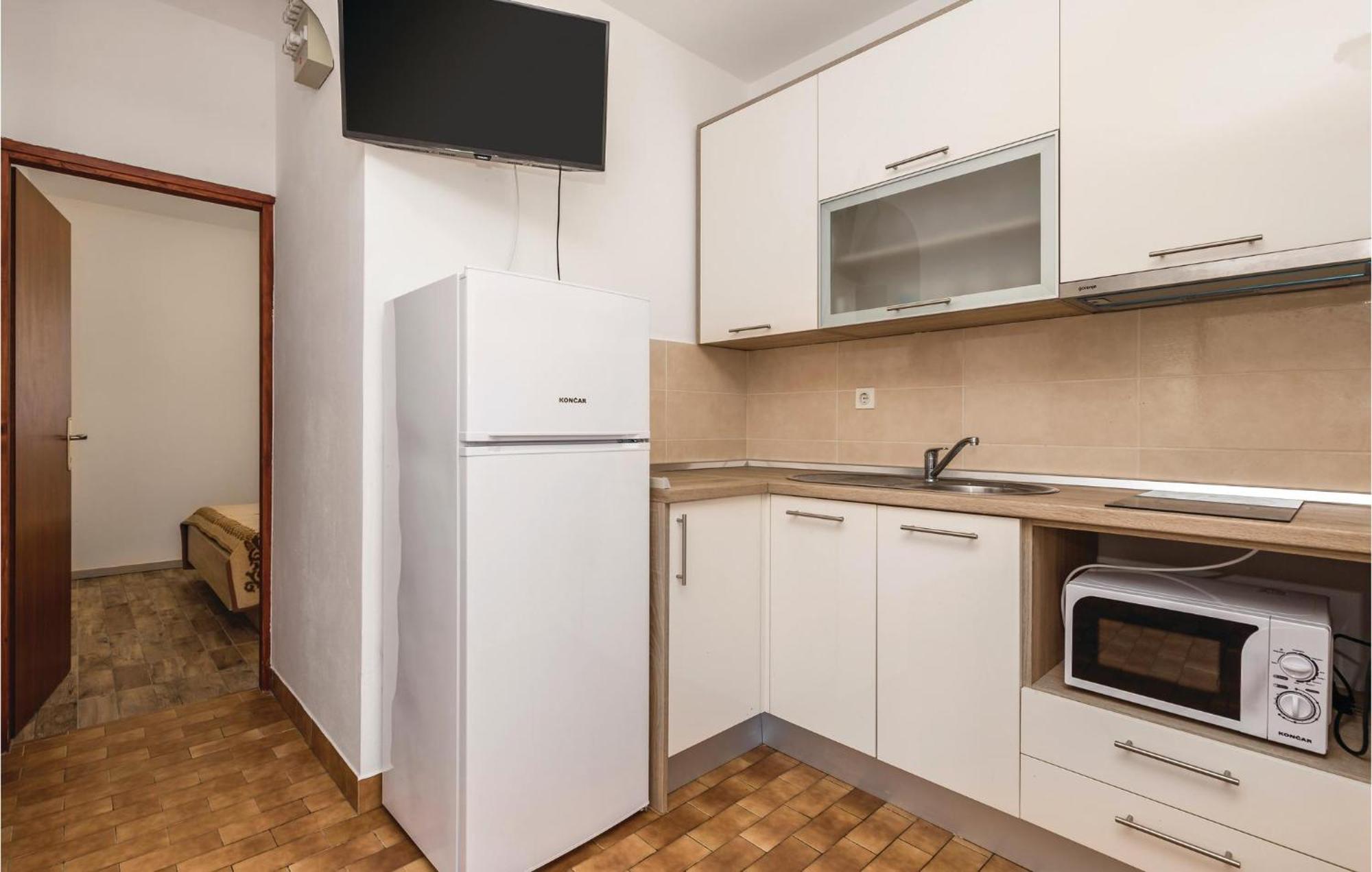 Lovely Apartment In Mandre With Wifi Luaran gambar