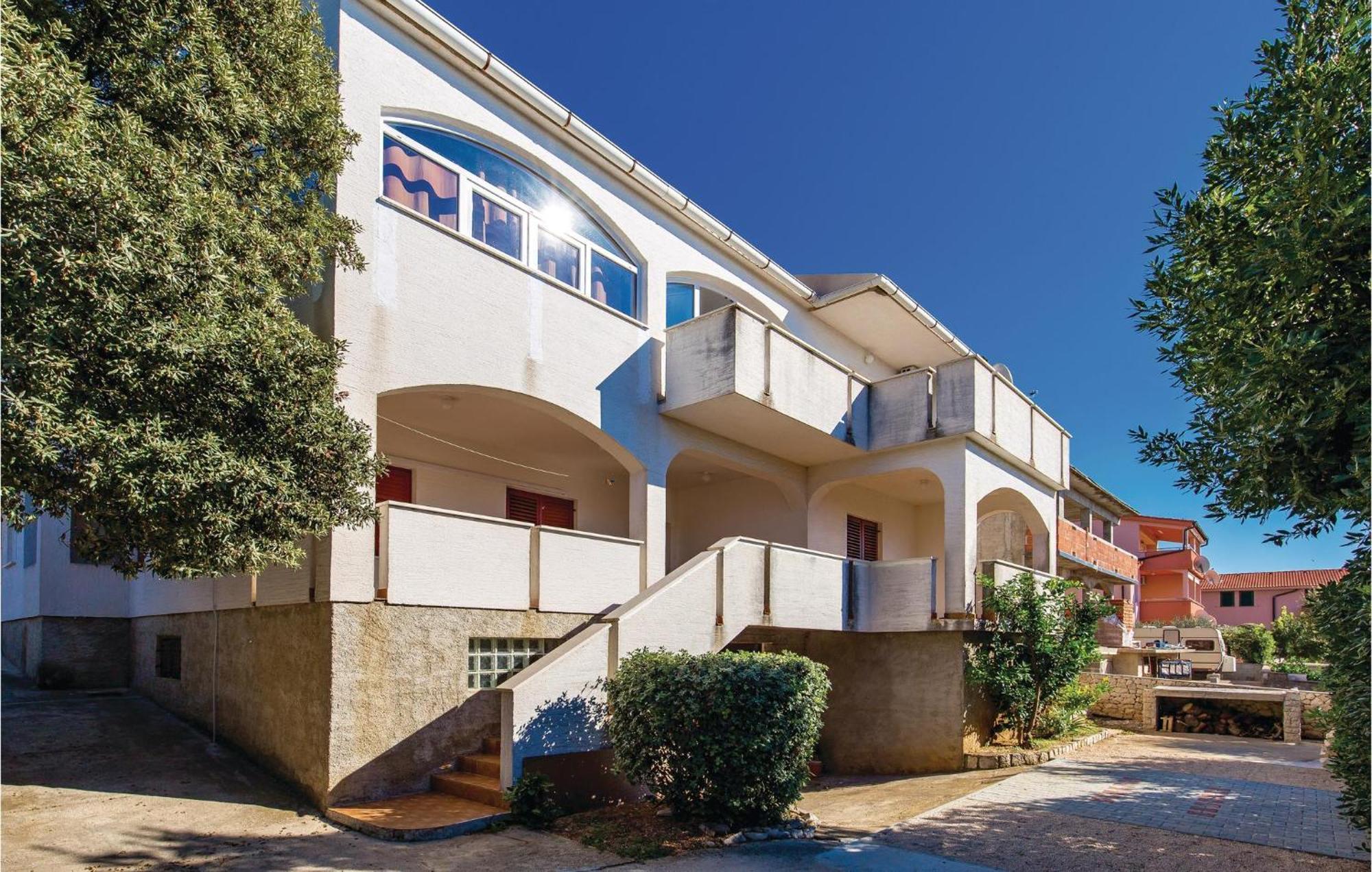 Lovely Apartment In Mandre With Wifi Luaran gambar