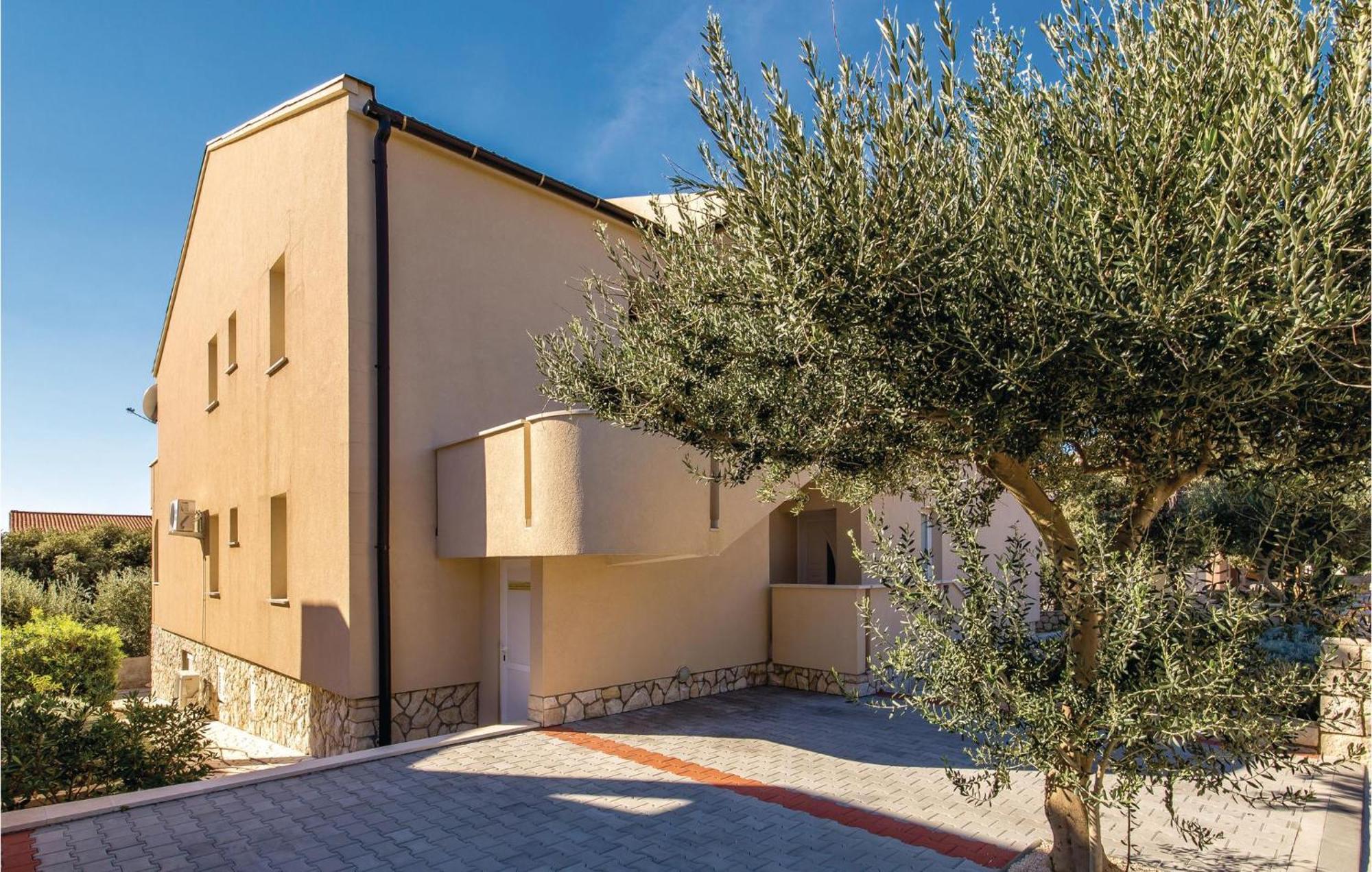 Lovely Apartment In Mandre With Wifi Luaran gambar